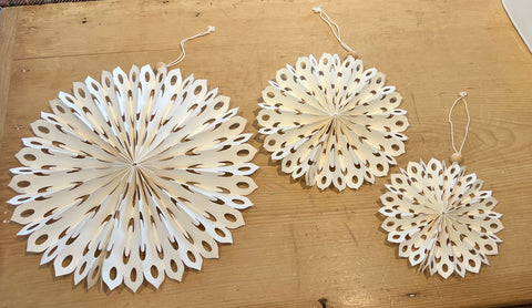 White Papee Fan Decorations